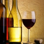 Вино с бокалами